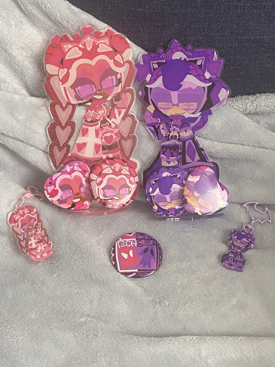 WATCH_I_GUESS's tweet photo. I got my custom merch of TechSea yesterday I LOVE IT SO MUCH YAYAYA
#splatoon #splatoonoc #splatoonidoloc https://t.co/3iOkquajM0