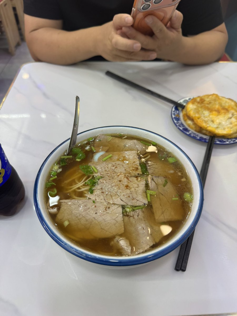 Chiri_Q0201's tweet photo. お昼ご飯(∩｡• ᦍ•｡)っ🍜♪
#パクチー苦手 https://t.co/XzQSr1ajpU
