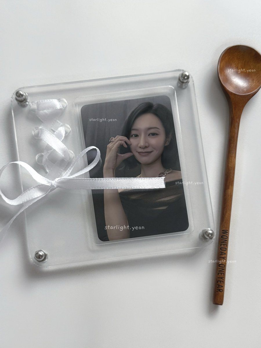 starlightyeon_'s tweet photo. ₊⁺🐰‧⁺ 💭⊹✭ ˚🩶. ｜1주년 선물🥄
It’s finally here… and I got the spoon 🦭
#KimJiwon #김지원 https://t.co/PTsyHTdDlI