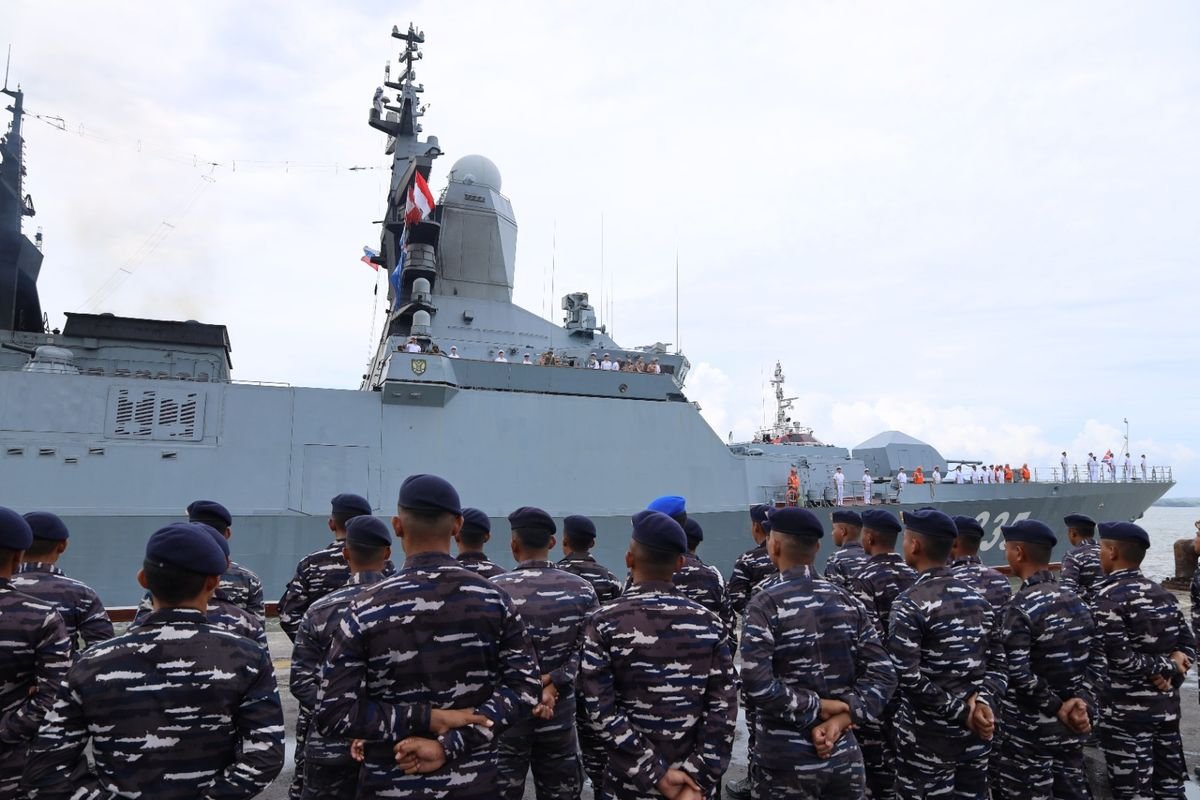 indepenSumatera's tweet photo. OKNUM BRIMOB TNI AL DAN EKS KOPASUS TERCIDUK SELUDUPKAN SABU LIMA MILIAR DI BAKAUHENI

Begini beritanya wak https://t.co/HKwxXBNiYw