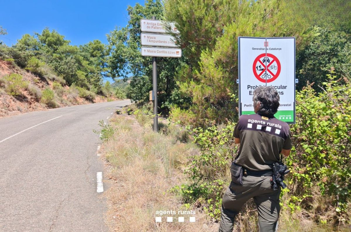 gencat's tweet photo. ⚠️ El nivell 4 del Pla Alfa per perill extrem d'incendi forestal s'amplia avui a 111 municipis d'una vintena de comarques.

S'ha restringit l'accés a:

❌Montsec d'Ares
❌Montsec de Rúbies
❌@PNMontserrat
❌La Ribera Salada 
❌Baronia de Rialb 
❌Gavarres

https://t.co/QyzMCG1Lpo https://t.co/FffzDOwFYe