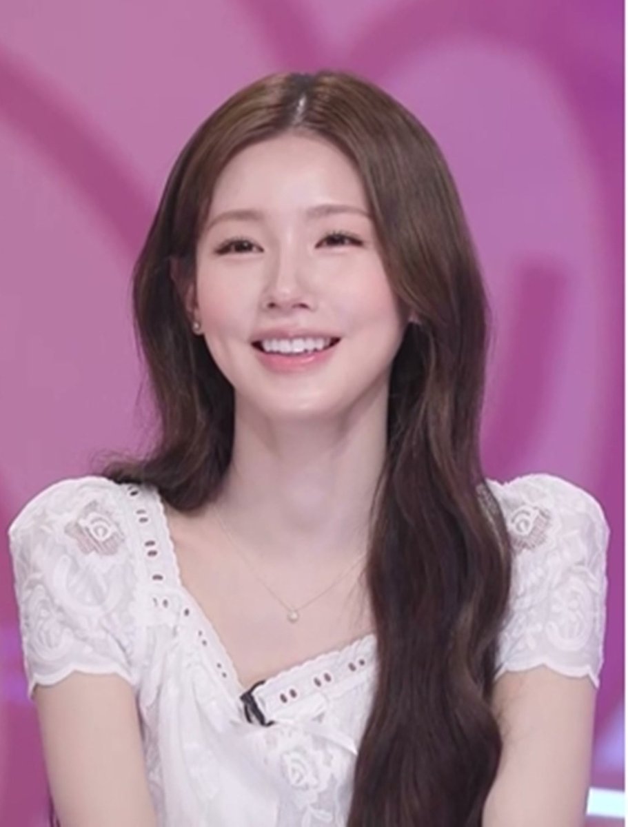 FranLiong's tweet photo. 미연 MIYEON is appearing as a special MC alongside MCs Kim Jong-min and Lallal on EP 628 of KBS 2TV’s “The Return of Superman,” airing on July 8th
ㄴ 오는 8일 방송되는 KBS 2TV ‘슈퍼맨이 돌아왔다’ 628회는 ‘우리의 빛나는 여름날’ 편으로 꾸며지는 가운데, MC 김종민, 랄랄과 함께 스페셜 MC로 아이들 미연이 출연한다. 미연은 “강단이 볼을 한번 만져보고 싶다”며 강단둥이남매를 향한 애정을 드러낸다.
🔗https://t.co/I2OmetNBSu