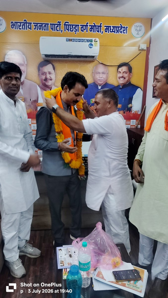 bjpmp4jitendra's tweet photo. भारतीय जनता पार्टी रायसेन के यशस्वी ज़िला अध्यक्ष आदरणीय भाई साहब श्री राकेश शर्मा जी को जन्मदिवस की हार्दिक बधाई एवं अनंत शुभकामनाएँ।

ईश्वर आपको दीर्घायु, उत्तम स्वास्थ्य और उज्ज्वल भविष्य का आशीर्वाद प्रदान करें l
@rakeshsharmarsn https://t.co/Ol5Kz2bNog