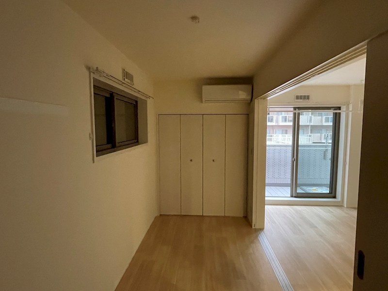 flatagency's tweet photo. 【#京都のお部屋探し】
築浅1LDKマンション🏠✨
最上階3階のお部屋が空いています！
3口コンロ、追い炊き風呂など設備充実◎
二人暮らしにおすすめの物件です。
広めの一人暮らしにも👍

立地は西陣、千本今出川エリア。
交通はバスが便利です🚌

詳細↓
https://t.co/CGLo9mv32v
#京都賃貸　#京都移住 https://t.co/awe1GDXoqO