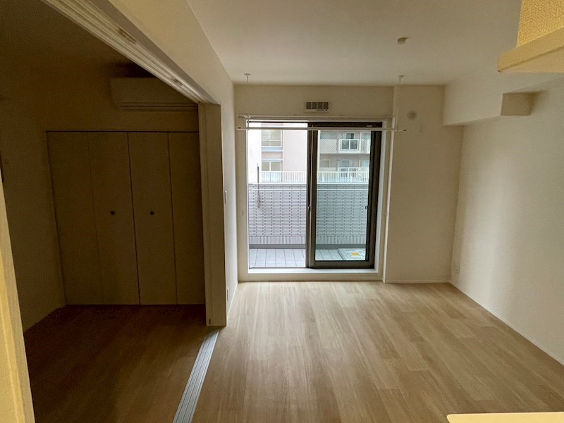 flatagency's tweet photo. 【#京都のお部屋探し】
築浅1LDKマンション🏠✨
最上階3階のお部屋が空いています！
3口コンロ、追い炊き風呂など設備充実◎
二人暮らしにおすすめの物件です。
広めの一人暮らしにも👍

立地は西陣、千本今出川エリア。
交通はバスが便利です🚌

詳細↓
https://t.co/CGLo9mv32v
#京都賃貸　#京都移住 https://t.co/awe1GDXoqO