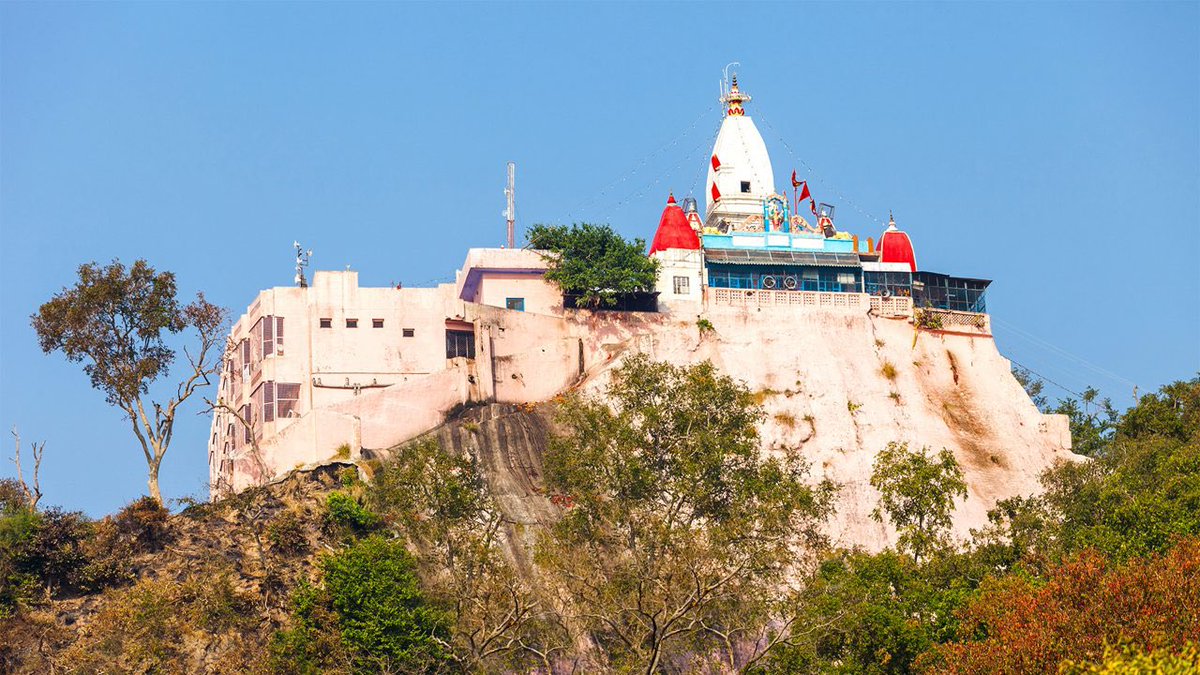 epanchjanya's tweet photo. मनसा देवी मंदिर ट्रस्ट ने लिया बड़ा फैसला लिया है।

मंदिर में सेवा देने वाले सभी पुजारी बिना जेब वाले कुर्ते पहनेंगे।

इसके साथ ही मंदिर में आने वाले दान और चढ़ावे की निगरानी के लिए सात सदस्यीय पर्यवेक्षण समिति का भी गठन किया गया है। https://t.co/0xGWqZrxv2
