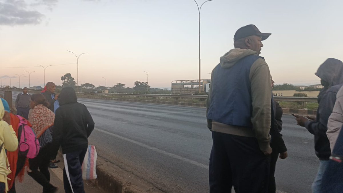 C_NyaKundiH's tweet photo. Thika road at kimbo 7:20am https://t.co/Q8YXvDOLtG
