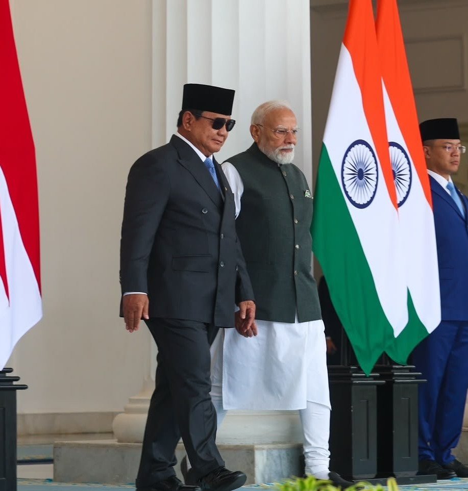 beatsinbrief's tweet photo. 🚨 BREAKING: Indonesia plans to adopt Indian EVM technology for its elections, with India set to help develop Indonesia-specific electronic voting machines. https://t.co/Apkw381QvZ