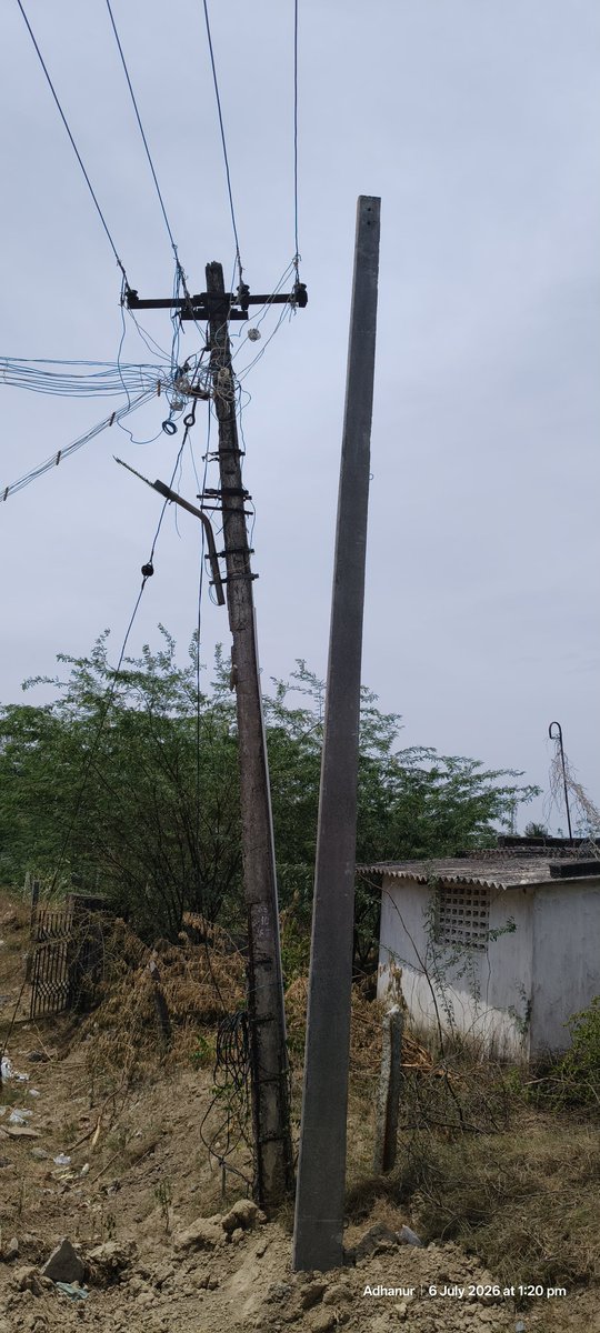 ragavan_10's tweet photo. @TANGEDCO_Offcl @CMOTamilnadu @chennaicorp @CTR_Nirmalkumar Day 30

Work only half done 

Dangerous electric pole tilted damaged not removed completely only new pole installed &amp; Electrical wire connection change

Consumer No :- 09584004970
Compliment no :- 2818387

 @TANGEDCO_Offcl @sunnewstamil @chennaicorp @CTR_Nirmalkumar @CMOTamilnadu https://t.co/an4tLZYUgz