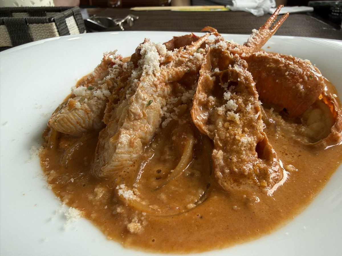shiotax8's tweet photo. 今日は久しぶりに事務所のランチ会で
尾鷲市にあるシェママンルクプルカフェさんでコース料理をいただいて来ました。
安定の美味しさで大満足です。 https://t.co/CJKxKwygXL