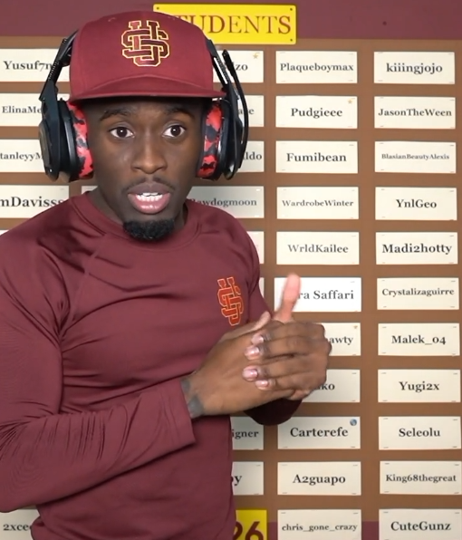 azuriah_bl's tweet photo. YALL CRYSTAL MADE IT TO STREAMER UNIVERSITY!! https://t.co/qGChHkwZwH