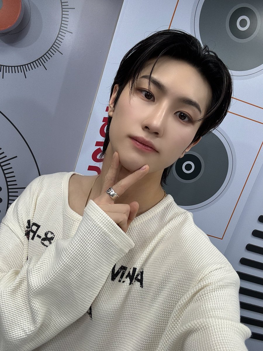 TNX_twt's tweet photo. 7월 시작 🤍

#TNX #티엔엑스
#최태훈 #TAEHUN https://t.co/oLSxGbeHGo