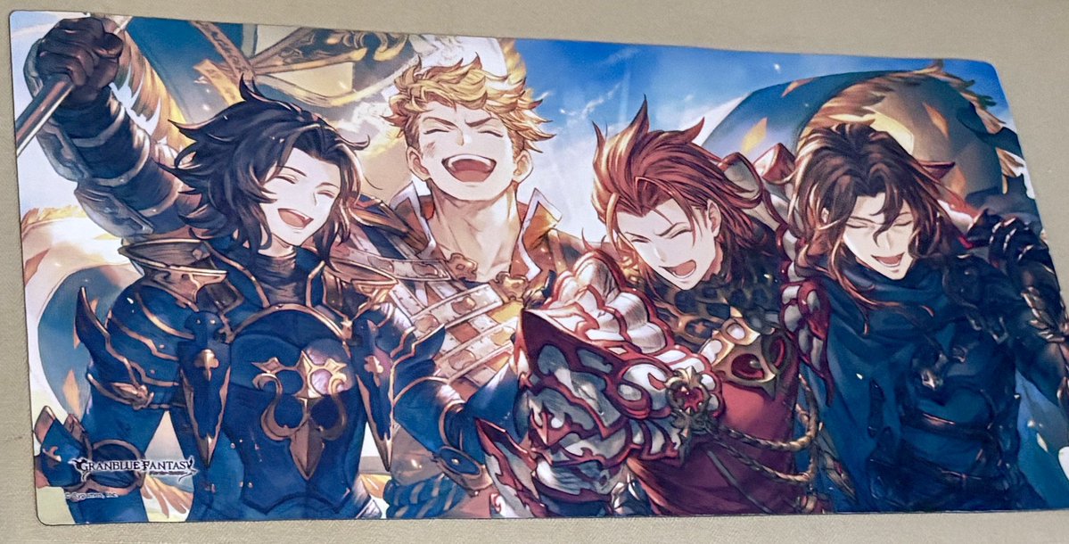 SayaGrace38's tweet photo. ア  四騎士デスクマット届いていたのですが
A4宗教画だと見切れてたココ…が無事見えており、

ありがとう https://t.co/EXskrWkrIu