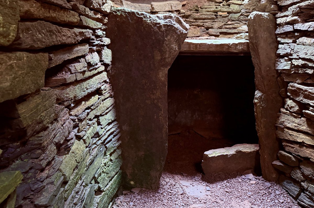 KPW1453's tweet photo. The interior of Isbister Chambered Cairn on South Ronaldsay, Orkney. The Neolithic cairn is also known as the โTomb of the Eaglesโ on account of the bones and talons of sea eagles which were found alongside human bones. ๐ธ My own. #TombTuesday #Archaeology #Prehistory #Orkney https://t.co/f7Eosxg1js