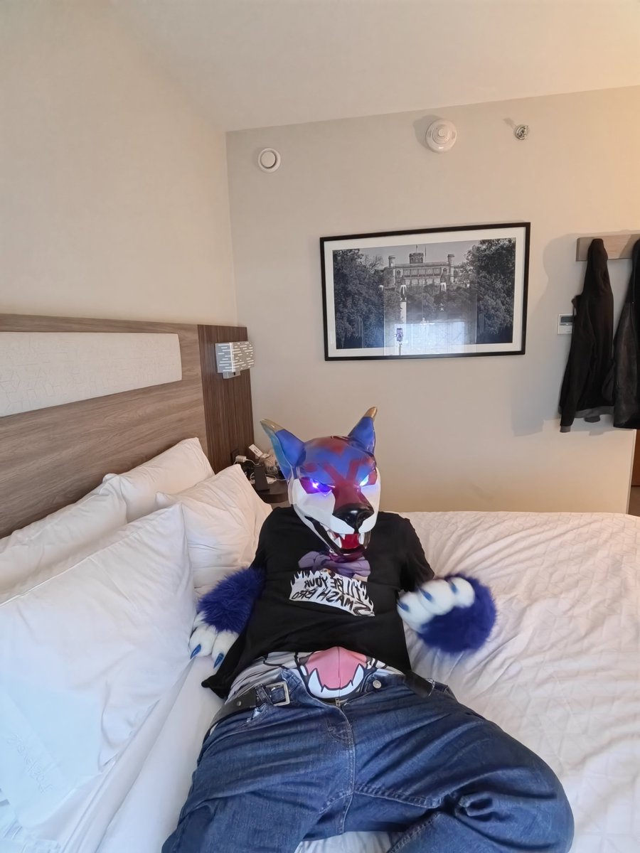 LobowoAD's tweet photo. Unas cuantas fotos para ir calentando motores. 👀✨ Si les gusta esta versión tranqui, espérense a ver el set completo sin nada de ropa allá en mi JFF.

¿Quién se anima a ver el final de la sesión? 😉🐺 https://t.co/QUVxCMI3po