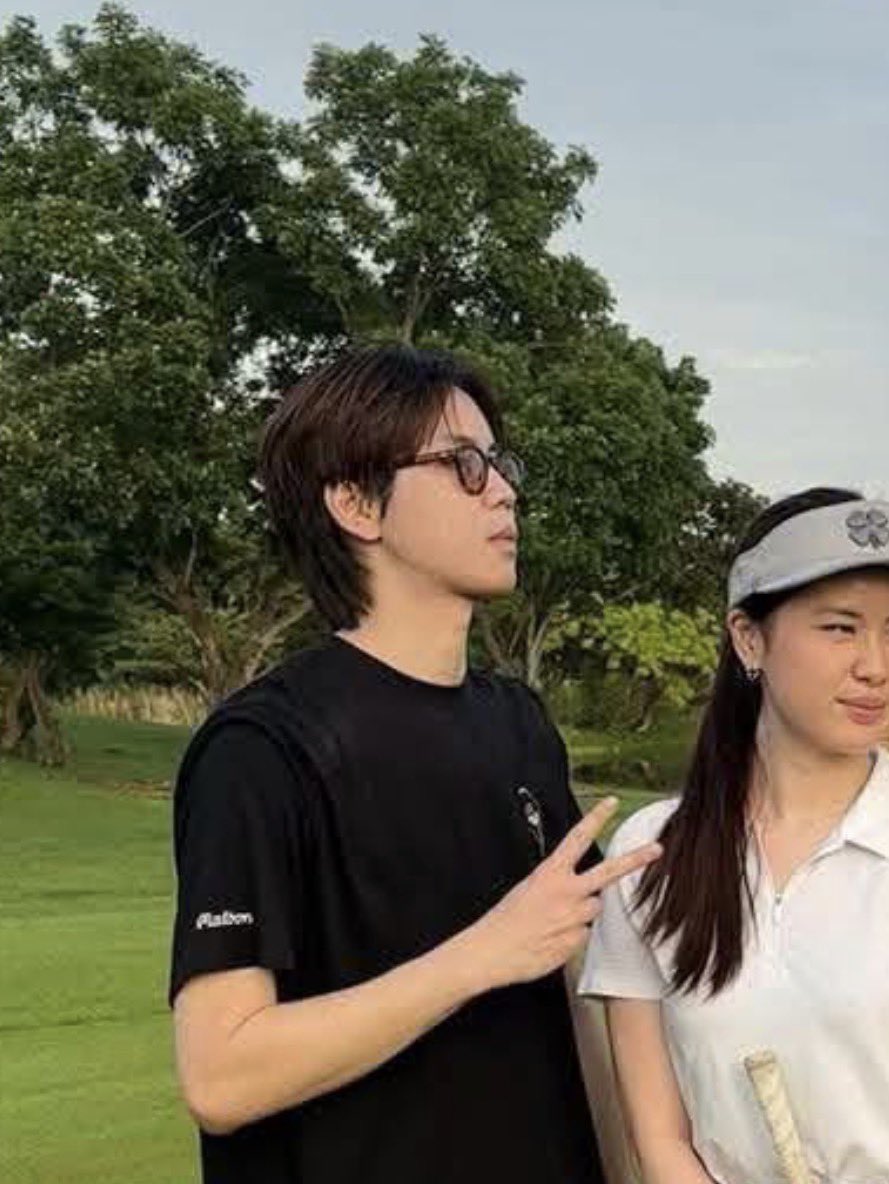 Cnkduffy's tweet photo. ครอบครัวชวลิตรุจิวงษ์หน้าตาดีกันยกบัานไล่ตั้งแต่พี่ชายน้องสาว 🤭🤭#prem_space https://t.co/GzFPjLEIgL