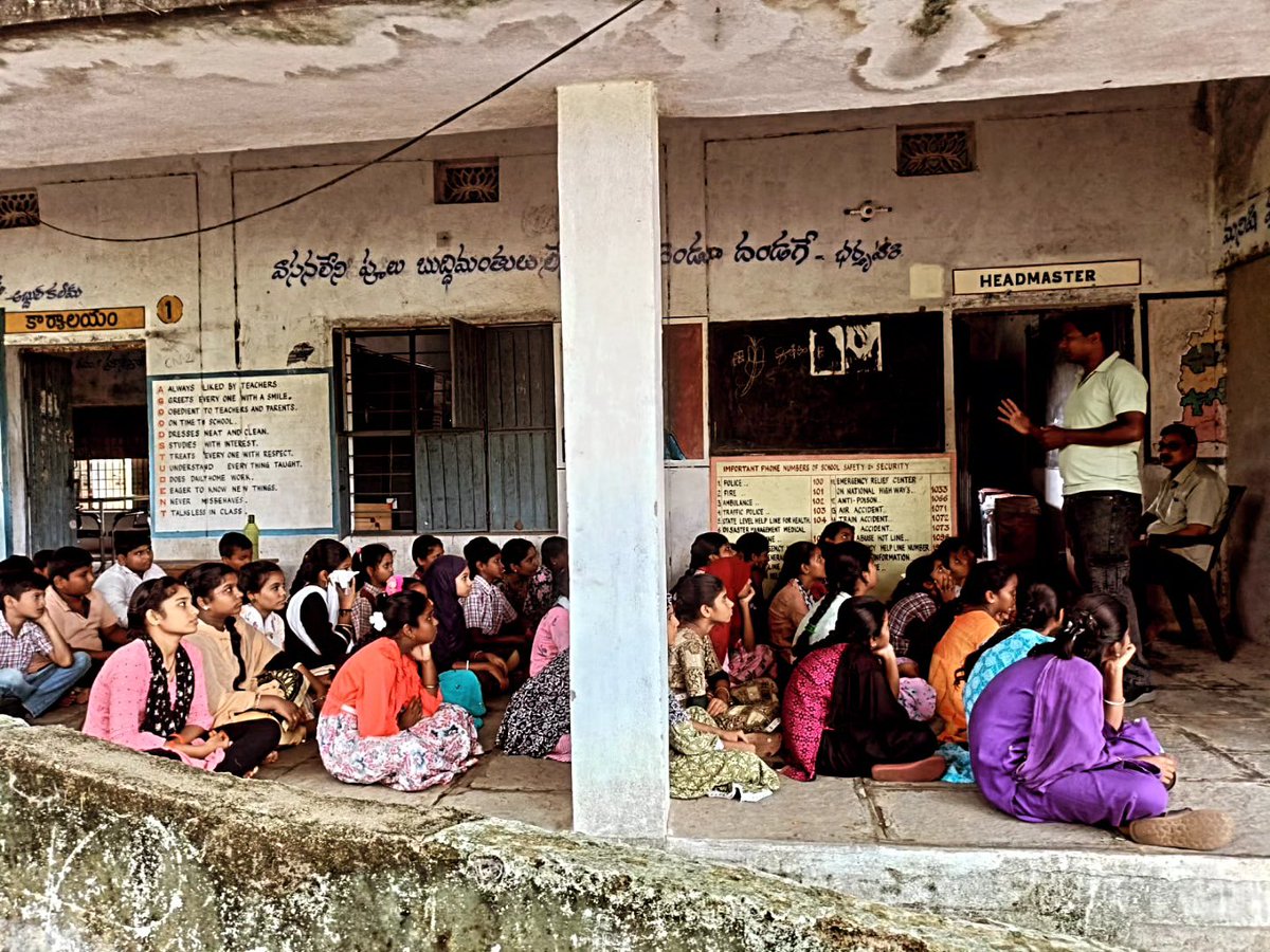 sheteamrgm's tweet photo. On 4.7.2026 Ramagundam commissionerate Peddapelli zone  sheteam Awareness program conducted to the students at ZPHS high school, Thurkala Maddikunta village of Peddapelli Rural PS limits, https://t.co/Qgv36bfhJY