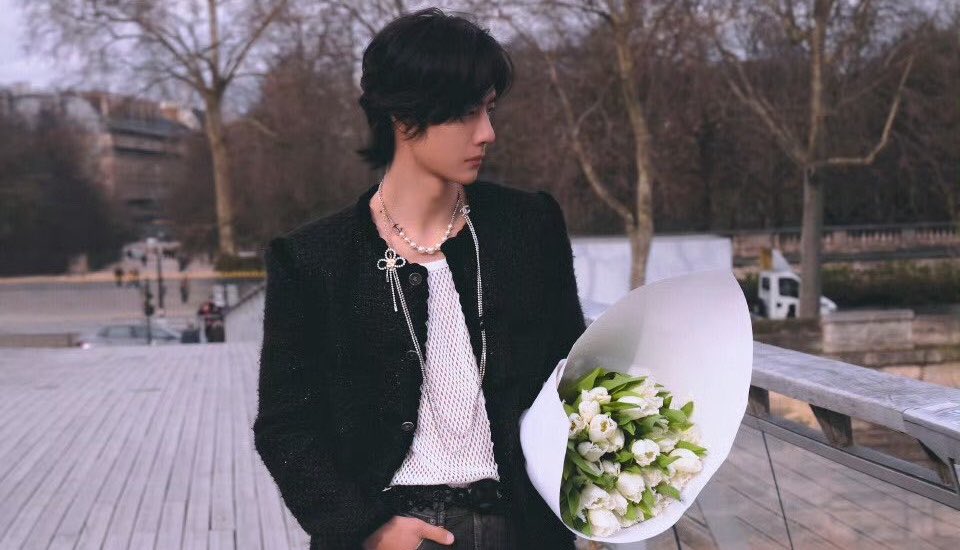 XZhanbaobao's tweet photo. มูลนิธิการกุศลหวงเสี่ยวหมิงได้ขอบคุณ “หวังอี้ป๋อและเซียวจ้าน” หนึ่งในศิลปินที่มีรายชื่อเข้าร่วมบริจาคถุงยังชีพภายใต้โครงการ จับมือสู่วันพรุ่งนี้ เพื่อช่วยเหลือครอบครัวผู้ประสบภัยน้ำท่วมในเหิงโจว กว่างซี ให้สามารถผ่านพ้นช่วงเวลาที่ยากลำบากนี้ไปได้โดยเร็ว ป๋อจ้านแสนดีเสมอเลย💚❤️ https://t.co/q1OFkiAmtn