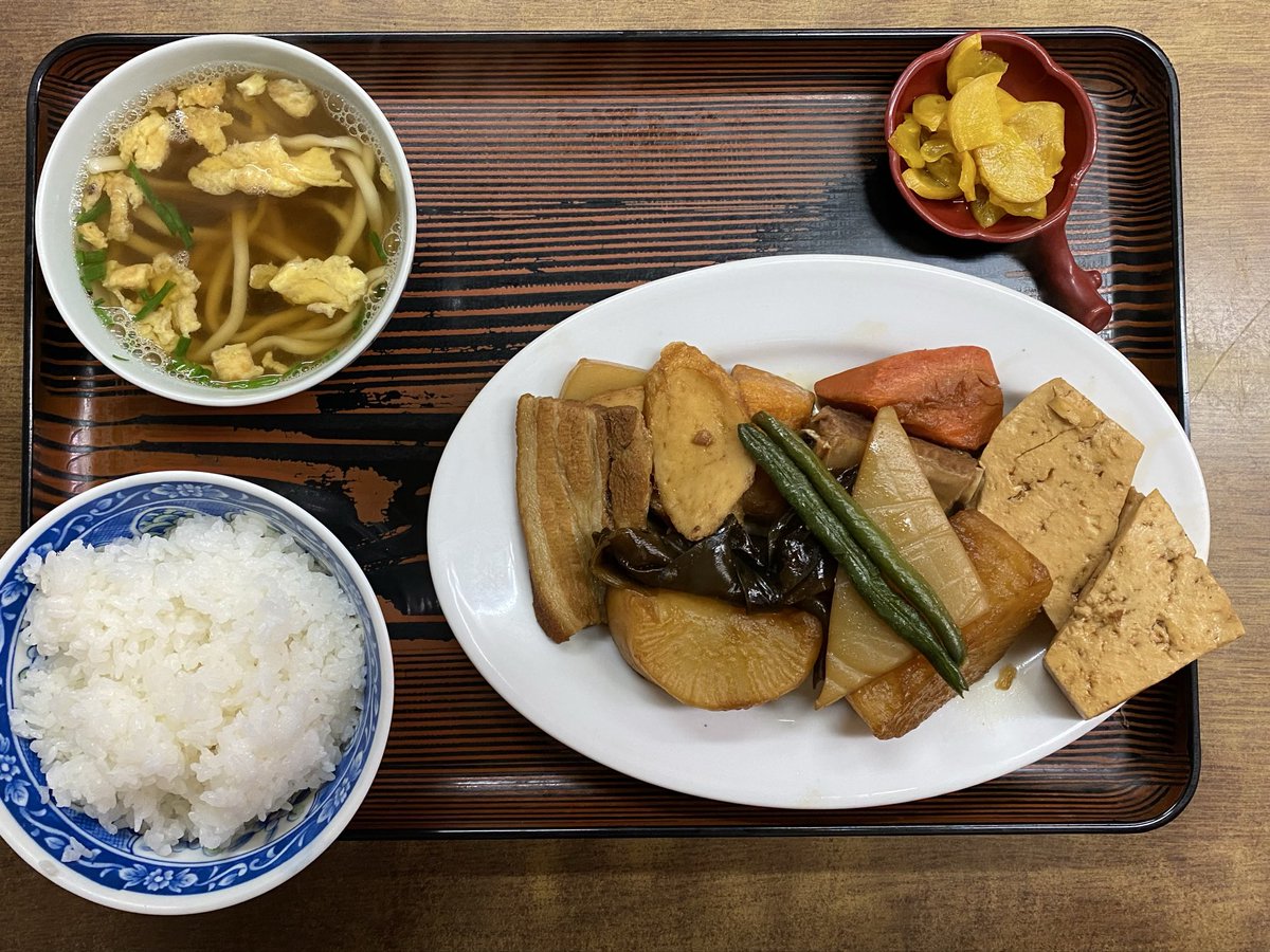 yurui460's tweet photo. 公設市場のちょい先にあるミルク食堂
シャッターが閉まっていたのでお休みかなと思って調べてみたら閉店したみたい😭
ここの煮付け定食が好きだったのにな https://t.co/HE0fYquWIh