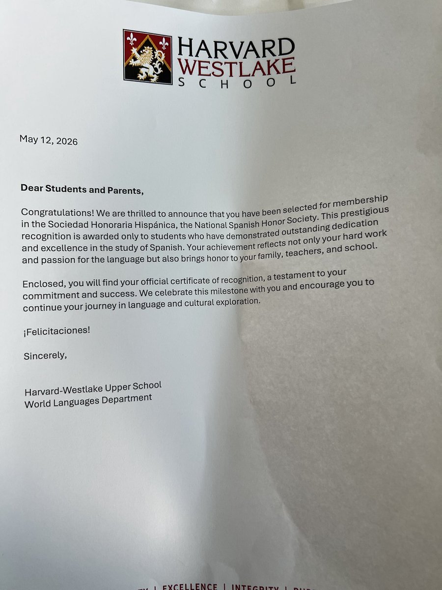 Glopez2028's tweet photo. Student-Athlete. Got a 4 on my AP and got an award for a 3.33+ in Spanish
@NextLevelKick1 
@jc_kicks17 
@CoachChavoya 
@hwfootball 
@porter_dameon 
@CSKRECRUITING https://t.co/j0F8LsOAEU