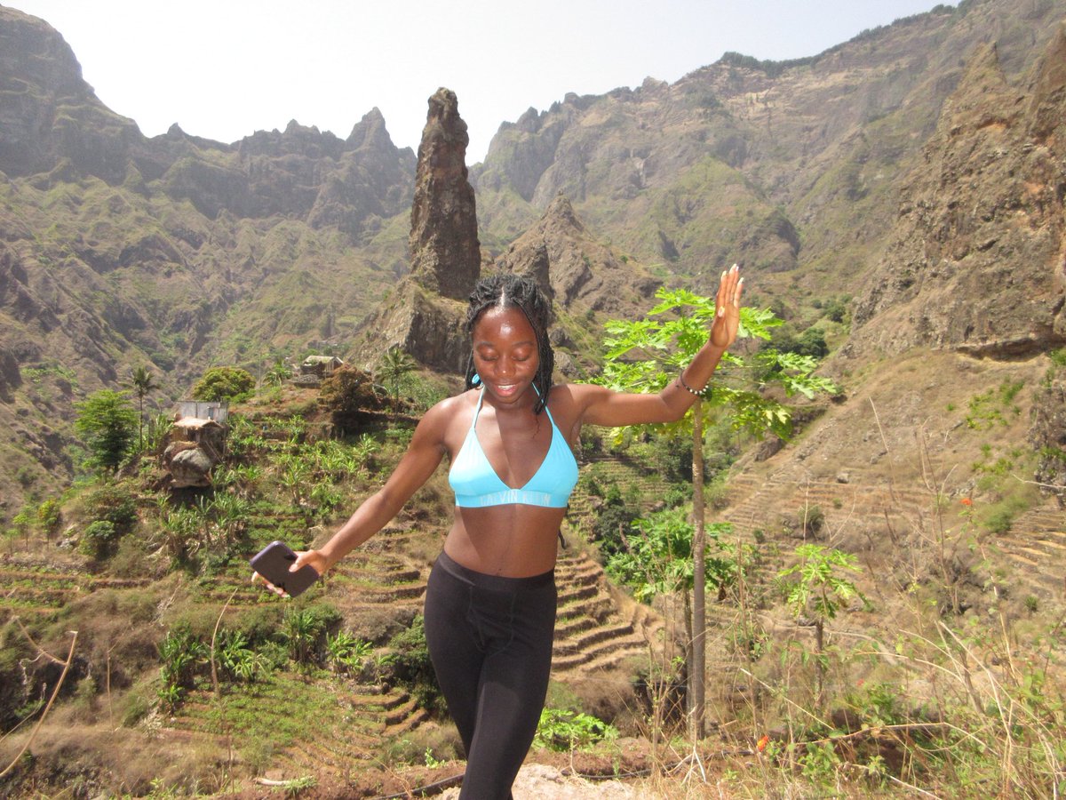 MS8ulw's tweet photo. santo antao c tellement l’île qu’elle pense être #waouh https://t.co/AeEjGrZ2ya
