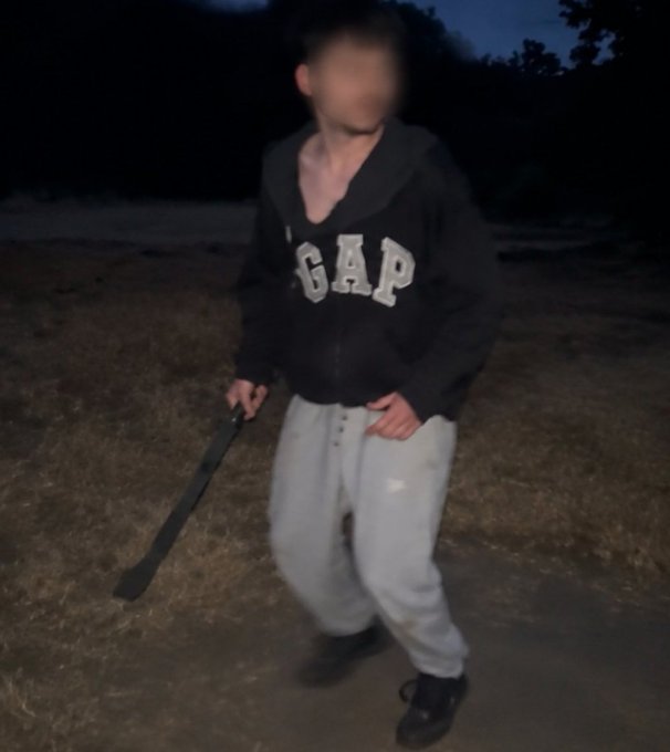 Hamp_Allen's tweet photo. 🚨🇨🇦 Immigrant Group with Machetes Attacks Women in Victoria Park

July 3, 2026: Dallas Road near Beacon Hill Park, BC.

A group of ~10-15 men approached women saying, “Let’s go for a walk.” Refused, they pulled knives and a machete. Male friends rushed in, took hits from the machete, and helped detain the attackers until police arrived.

Three injured (deep slashes, wrist damage).

Charged: 20-year-old Hussein Saadedeen (aggravated assault + assault with weapon) and a youth. Both remanded.

This is the reality of unchecked immigration bringing imported violence to our once-safe parks. Thank God for the brave men who stepped up.