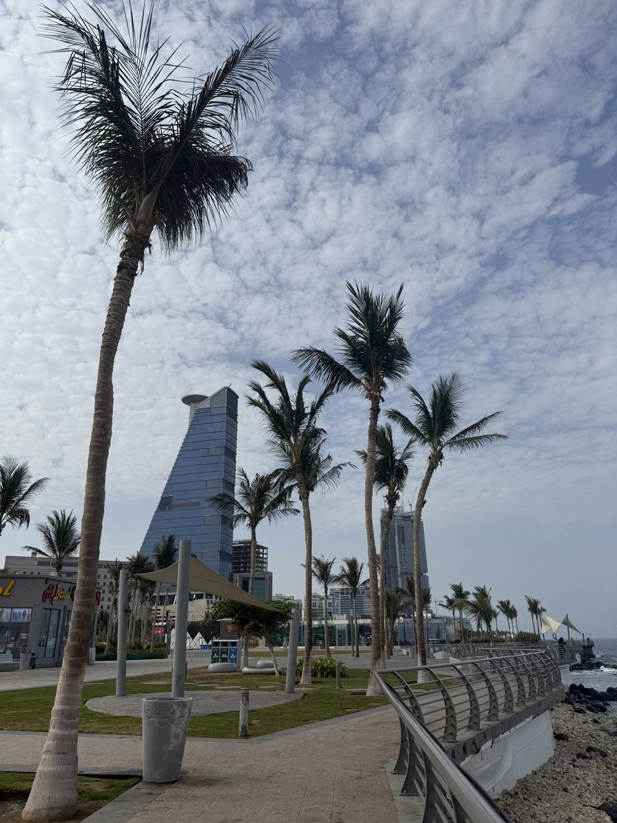 heaml60's tweet photo. Good morning from the Jeddah Corniche. https://t.co/AKG2dclZlV