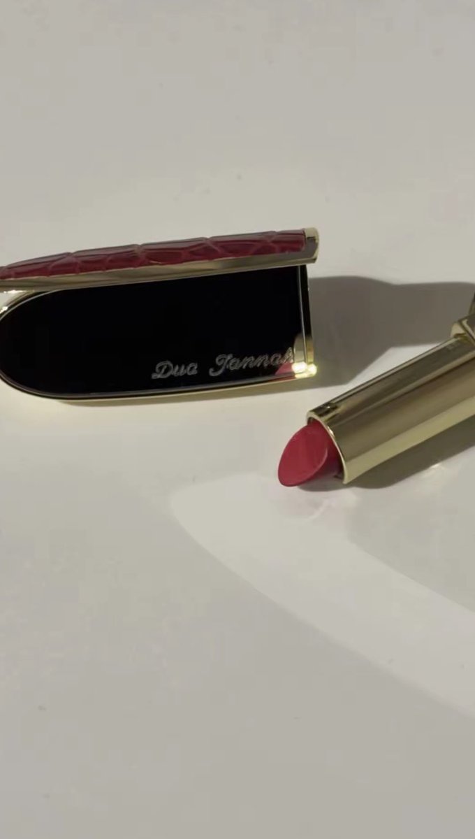 NouraSaud_4's tweet photo. The perfect lipstick for every woman https://t.co/IIwngR7Kkz