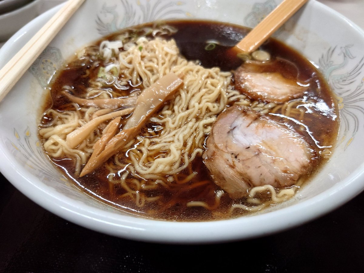 miyat_net's tweet photo. 高山市の人気店の　ちとせさん　
へ行ってきました🚐

迷ったあげく、
名物焼きそば　と　高山ラーメン
のW注文…😵‍💫
勿論、おいしくて完食🥺 https://t.co/xAOOHv3bNH