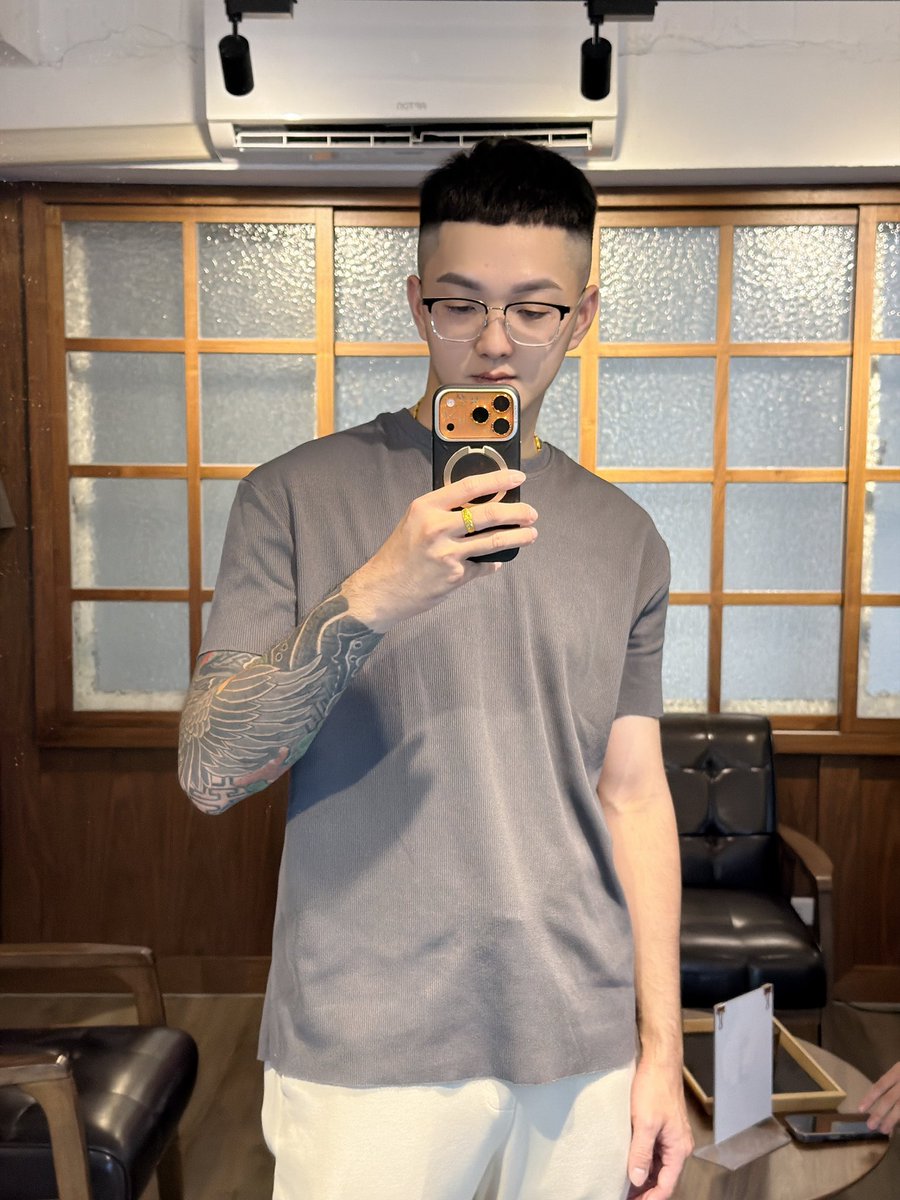 chen_0119_'s tweet photo. 其實在推特上小打小鬧是還好，
不要到本人面前騷擾好嗎。
被扁有種不要叫警察 https://t.co/8equmpEcuK