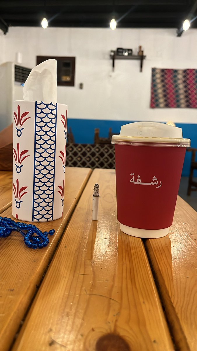 vx6s_'s tweet photo. حبيبي و أكثر العالم لهم بين العباد أشباه
شبيهك فـ السما لا طلّ كنّي مبشّر بشاره

رهين الشوق حتى لو تصنَّع ضحكة مْحيَّاه
ورى صدره هموم البُعد تلحِق غاره بـ غاره

يجفّ الحبر و تموت المشاعر ما شكى بلواه
يشوفك مرحلة .. فـ اوّل محطَّاته ، و مشواره https://t.co/bLzIBwrJYX