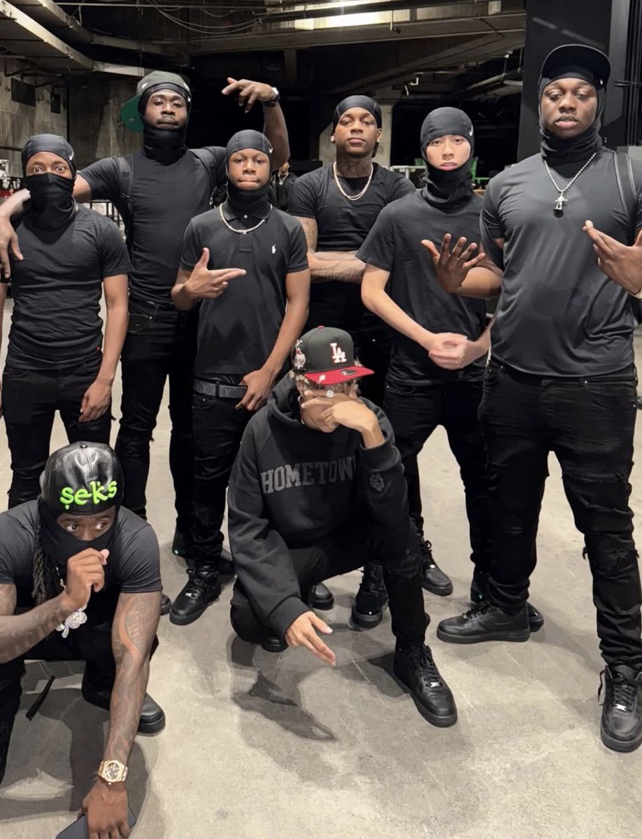 SlatDontMiss's tweet photo. RaKai, Tota, Tylil, Dezz, Punga &amp; Reggie were not accepted into Kai Cenat’s streamer university 👀 https://t.co/b4x0L9R8fI