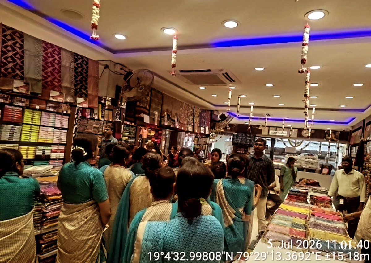 sheteamrgm's tweet photo. SHE TEAM Awareness* *Program Conducted at Nakshatra shopping mall of Bellampalli 1 town PS limits* 📢

On 05-07-2026 Ramagundam commissionerate Mancherial zone  awareness Program conducted to the Nakshatra shopping mall Women's Staff at Bellampalli 1town Ps limits. https://t.co/tfuBmGKzO3