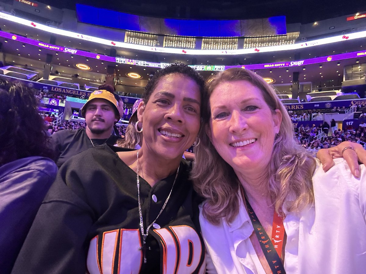 debbieantonelli's tweet photo. Thanks Cheryl Miller for the awesome basketball chat. Love talking hoops with the legend courtside at the Sparks game! @Hoophall https://t.co/s1hOyyK93T
