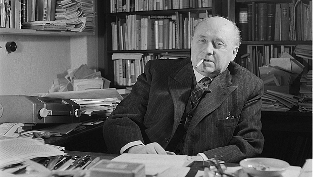 DerAltePoet's tweet photo. "Jeder Standpunkt ist unerträglich, aber gar keinen Standpunkt zu haben, das ist noch unerträglicher."

Gottfried Benn (* 2. Mai 1886 -† 7. Juli 1956), deutscher Arzt und Dichter

(Quelle: https://t.co/heowJuKrpE) https://t.co/QYx1CVbViT