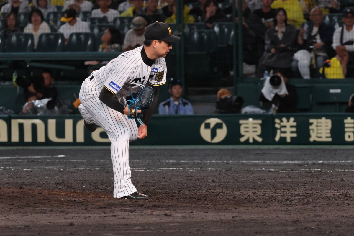 岩崎優　阪神タイガース　ダイナマイトユニフォーム　黒ユニ　Ｏサイズ 岩崎優 阪神タイガース ダイナマイトユニフォーム 黒ユニ Oサイズ