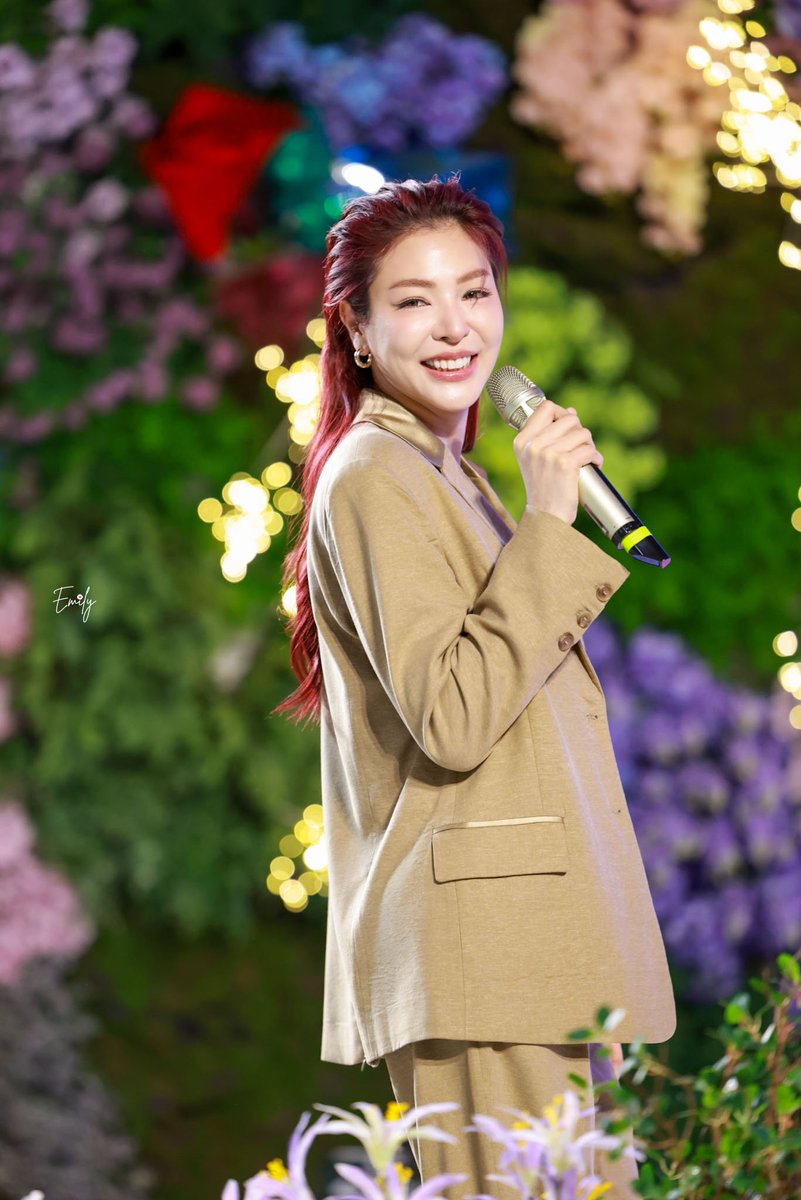 Emilysqq's tweet photo. Tea Party🍰🍹🥂🫖 photo drop 📸📸📸 😅😅🌻🌻
@malisorn00

FAYE SHANGHAI SUMMER GARDEN
#FayeAfternoonTeaParty
#FayePeraya
#ฝ้ายพีรญา
#FabelEntertainment https://t.co/j8r5zfUGuP