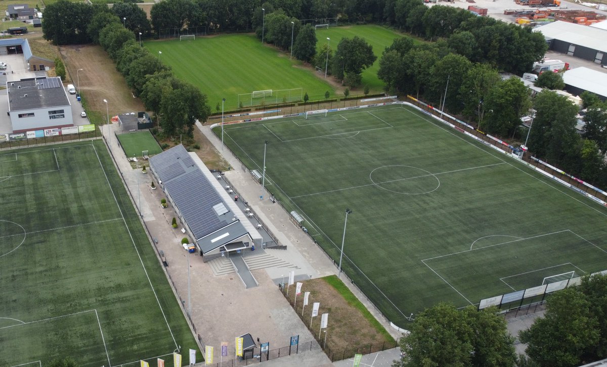 vvSEH's tweet photo. 💙🤍Goed nieuws voor onze club!

De gemeenteraad een amendement aangenomen, waardoor er geld vrijkomt voor twee nieuwe pupillenveldjes (kunstgras) op de strook én voor het verleggen en verbeteren van veld 3 en 4 op ons sportpark.

Meer info @ https://t.co/4Jk85GPFja

#wijzijnseh https://t.co/K5CkO2Kscp
