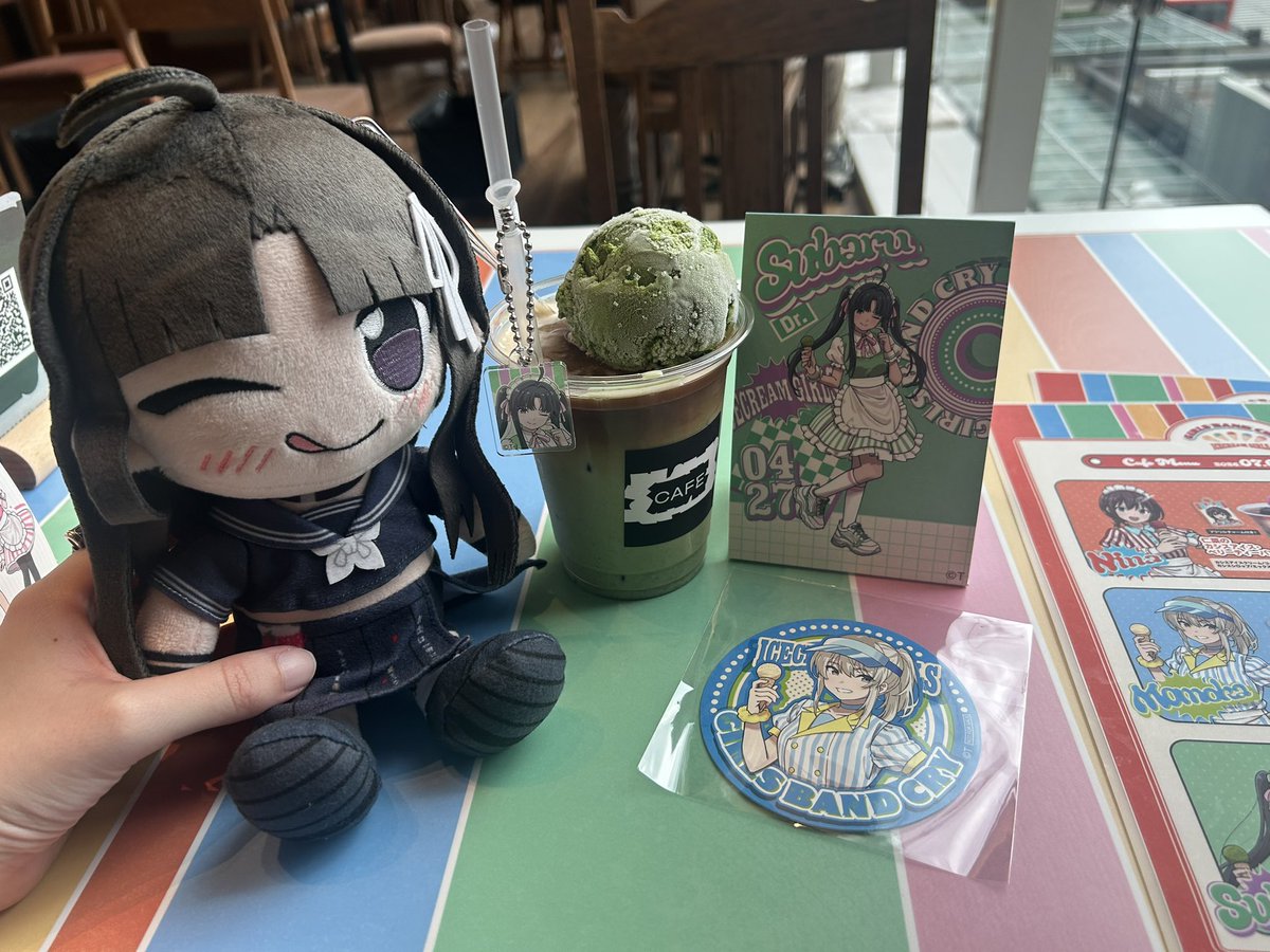 CAN409055's tweet photo. 抹茶そんな好きじゃないのに絶対コースター推し引ける気がしなかったしせめてチャーム欲しいから頼んだ、やっぱりコースター推しじゃ無かった。 https://t.co/JFmXKstHY5