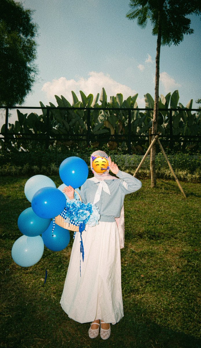 lattee98's tweet photo. 梓渝，生日快乐🎂🎊
Happy birthday my little fish🐟🐟🥳🎉

May this new chapter bring you exciting adventures and all the success you deserve. Keep smiling, stay healthy! We’ll continue cheering you on every step of the way💙🫶🏻

Tysm framenya @1906archive 

#MyLittleFishTurning24 https://t.co/KECCfXIHBs