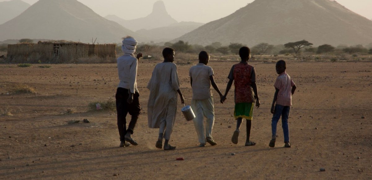PaulinAganze1's tweet photo. Les civil·e·s du #Soudan sont tués, déplacés et affamés. Le monde doit agir. Signez et partagez pour demander le déploiement d’une force de protection internationale dès MAINTENANT. #Soudan #ProtectionDesCivils https://t.co/6oPDrMiDvo https://t.co/5bpVbdtck2