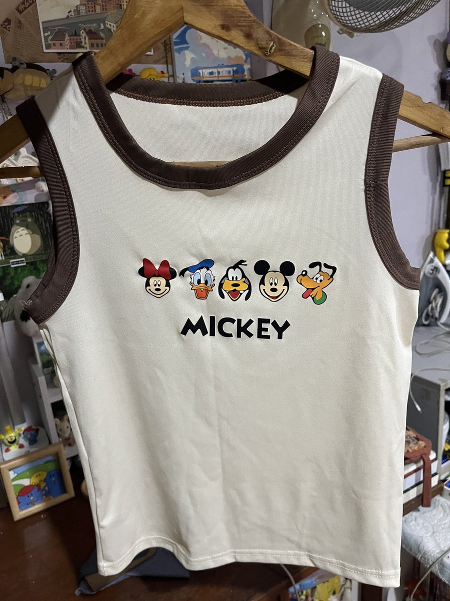 moodnovember's tweet photo. ส่งต่อเสื่อแฟชั่น mickey 🐹🐤🐶
size : อกยืดได้ถึง 36 ยาว 20
ใส่สวยแนะนำไม่เกิน 35 ค่ะ

49฿ 

🧺ค่าส่ง 35฿ (ห่างไกล+10)
*ไม่ผ่านการใช้งาน แต่มีรอยเปื้อนจุดเล็กค่ะ
#ส่งต่อเสื้อผ้า #เสื้อผ้ามือสอง #ส่งต่อเสื้อผ้ามือสอง #ส่งต่อsleepymurphy #sleepymurphy #ส่งต่อcintage #sisterfabric https://t.co/2bbxbGnxZm