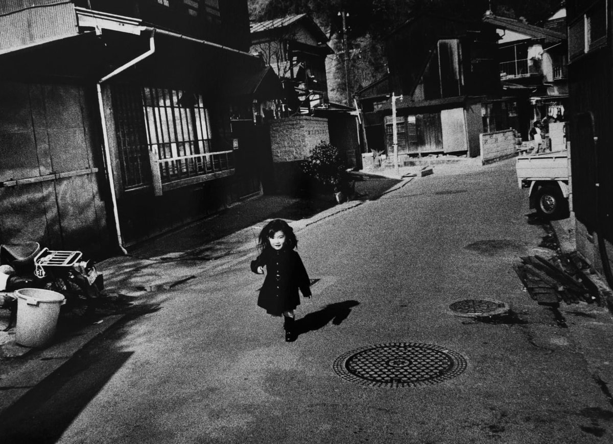eyeonaxis's tweet photo. “Yokosuka Story #98: Sakamoto-cho”, Japan, 1976-77, by Miyako Ishiuchi https://t.co/0FKFl7Etid