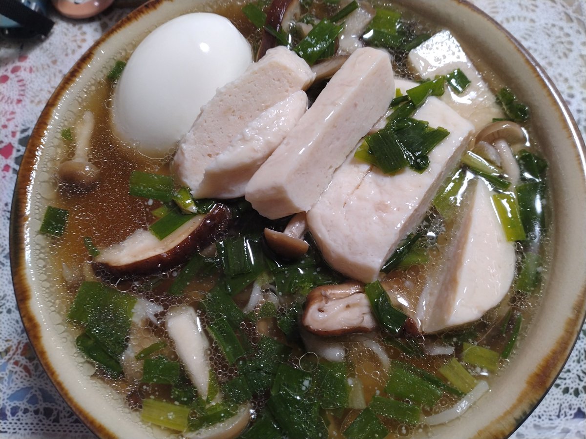 puregaruda's tweet photo. 退院、一発目は
山菜入り佐野ラーメンで
デスターシャ‼️

生き返る
いや、生きてて良かった〜

#横浜FCラーメン部 https://t.co/RMjNJEviWj