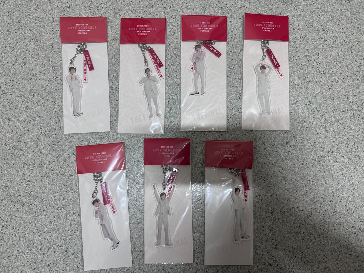 goods_rhfo's tweet photo. 방탄소년단 럽셀콘 굿즈 양도
wts bts lys
스파콘 아크릴 키링 미개봉 각 1.2
일본 럽셀콘 러기지택 미개봉 17.0
이미지피켓+스파콘 커버 각 0.8
배송비 별도 일괄 택포 

알엠 남준 석진 슈가 윤기 제이홉 호석 지민 뷔 태형 정국 rm  jin suga jhope jimin v jk poca 포카 army sys 스핔콘 방탄 https://t.co/T42vrqidG5