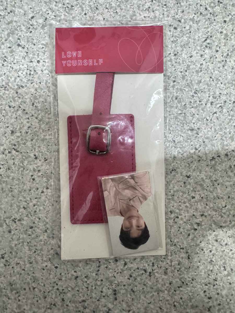 goods_rhfo's tweet photo. 방탄소년단 럽셀콘 굿즈 양도
wts bts lys
스파콘 아크릴 키링 미개봉 각 1.2
일본 럽셀콘 러기지택 미개봉 17.0
이미지피켓+스파콘 커버 각 0.8
배송비 별도 일괄 택포 

알엠 남준 석진 슈가 윤기 제이홉 호석 지민 뷔 태형 정국 rm  jin suga jhope jimin v jk poca 포카 army sys 스핔콘 방탄 https://t.co/T42vrqidG5