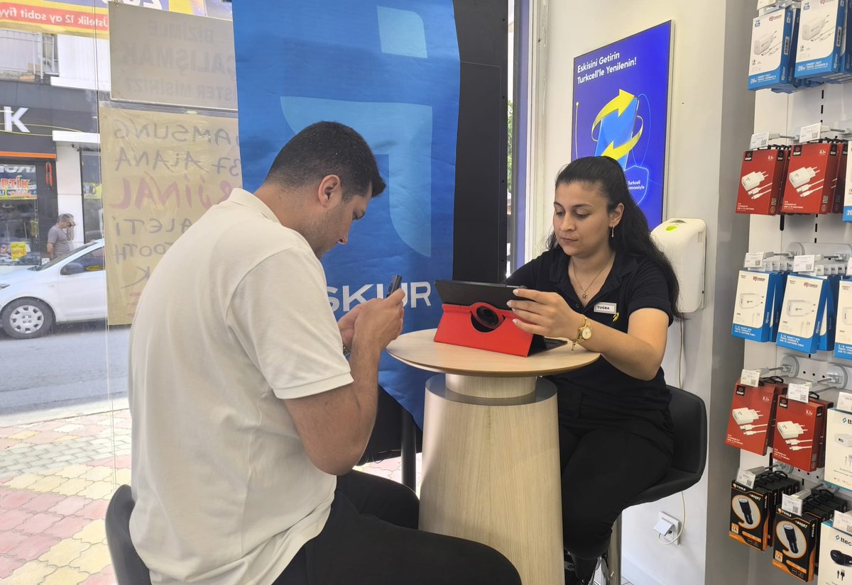 iskurosmaniye's tweet photo. 📝İl Müdürlüğümüze bağlı Kadirli Hizmet Merkezi ile "Eren Gsm Teknoloji Ürünleri Sanayi ve Ticaret Ltd.Şti" arasında "Cep Telefonu ve Aksesuarları" arasında iş başı eğitim protokolü imzalanmıştır.
📌Kurs süresi 3 ay sürecek katılımcı iş sağlığı ve güvenliği eğitiminin ardından;
🔹İletişim Kuralları
🔹Müşteri memnuniyeti ve çözüm odaklı hizmet sunma
🔹Gizlilik ve kişisel verilerin korunması kurallarına uygun işlem yapma
🔹Arıza ve destek kayıtlarını oluşturma... gibi birçok konuda teorik ve pratik eğitimler alarak kurs sonu işveren tarafından istihdam edilerek çalışma hayatına katılım sağlacaktır.
#işbaşıeğitimprogramı 
#İŞKURdaİşVar 
#işkurosmaniye