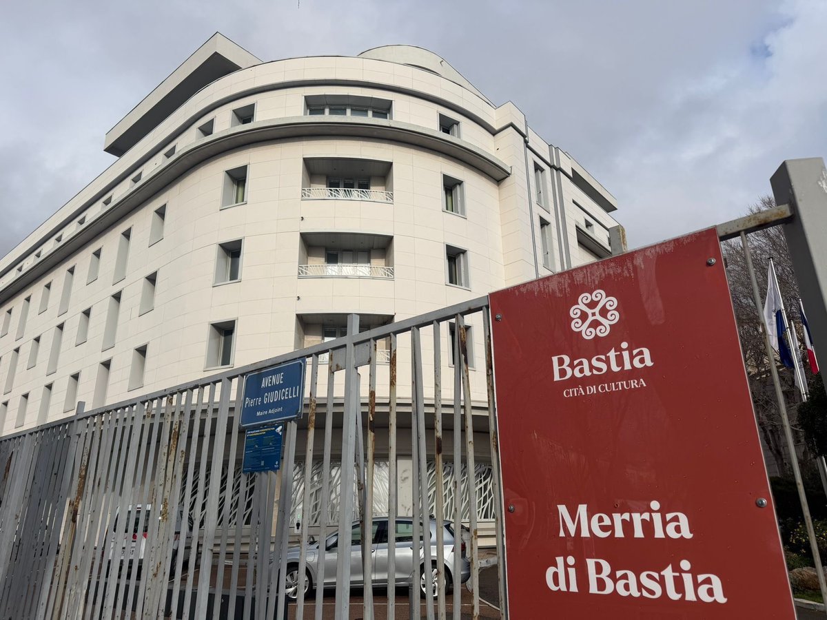 Morgantij's tweet photo. Après le ressenti de la population, le doute des commerçants maintenant une organisation syndicale municipale confirme nos craintes… pour #Bastia

Absence, désintérêt, mépris ? Il est urgent que le dialogue social soit renoué dans un seul intérêt celui des Bastais et de Bastia ! https://t.co/UMIoZmroys