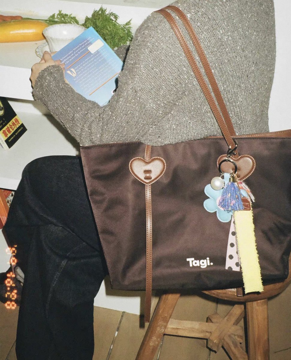 cholymarkk's tweet photo. 🧳 Pre ; Tagi Happy Tote bag 

〰️ ราคา 569 บาท ลดจาก 1000+🙌🏽
🪄มัดจำได้ 100

มี 4 สี ; Melon , Wine , Black chocolate , Almonds

🛺 ส่งในไทย 40 ( ส่งรวมได้ ) 

📞สั่งซื้อทาง dm หรือ ไลน์ https://t.co/232E3hKvll https://t.co/aasN44kn63