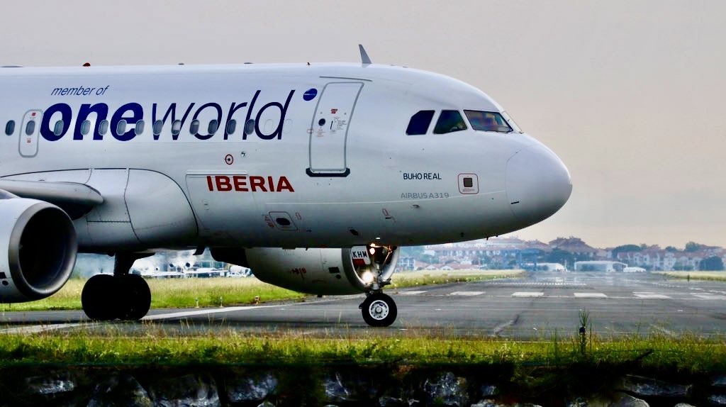 DonostiAir's tweet photo. Egun On! Buenos Días!
MARTES
0️⃣7️⃣ de Julio de 2026
•
#MADRID
op @Iberia 🛫 3 🛬 3
#BARCELONA
op @vueling 🛫 2 🛬 2
#EDINBURGH
op @British_Airways 🛫 1 🛬 1
#MAHON
op @volotea 🛫 1 🛬 1
•••• https://t.co/Z7C98SztJY